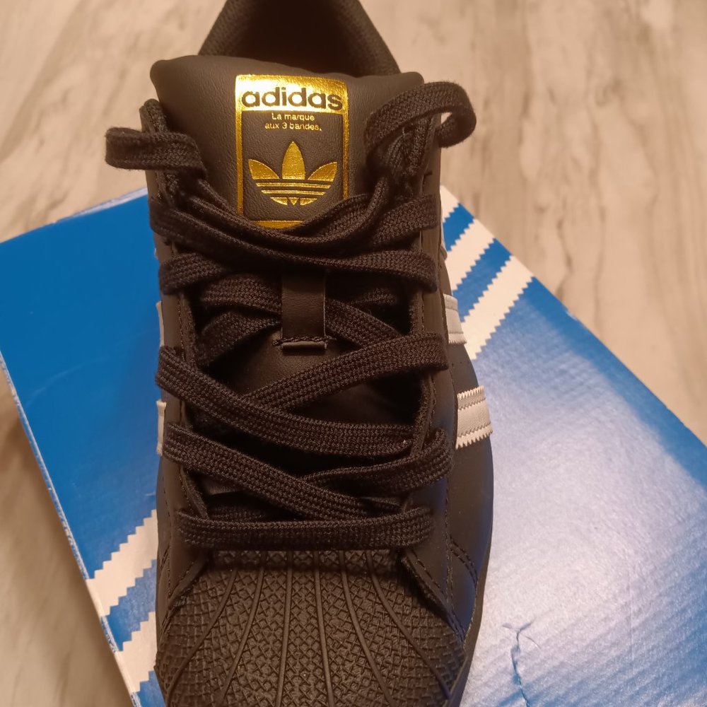 Shoes - Picture 2 of 4